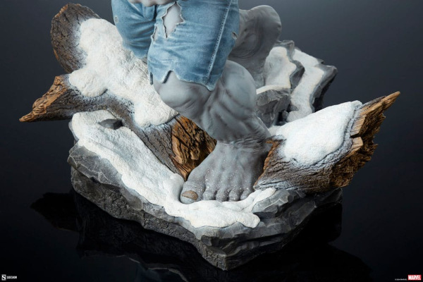 Marvel Statue Grey Hulk vs Wolverine 58 cm 12