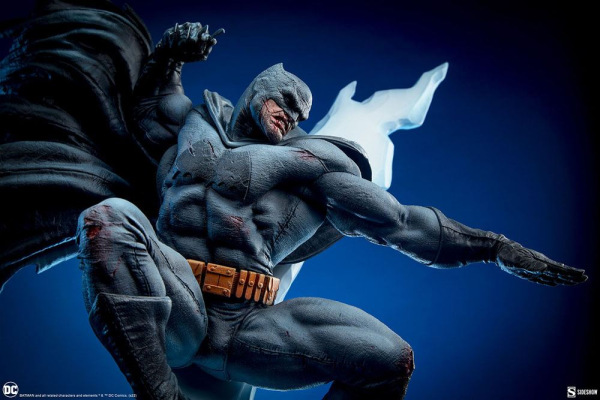 DC Comics Premium Format Statue Batman: The Dark Knight Returns 80 cm 5
