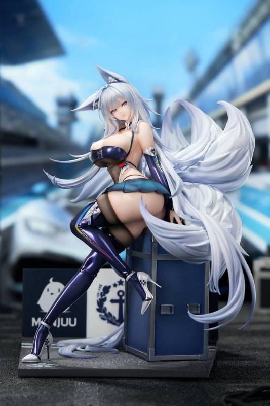 Azur Lane PVC Figure 1/7 Shinano Moonlit Chrome Ver. Acrylic Special Edition w/Display 25 cm 4