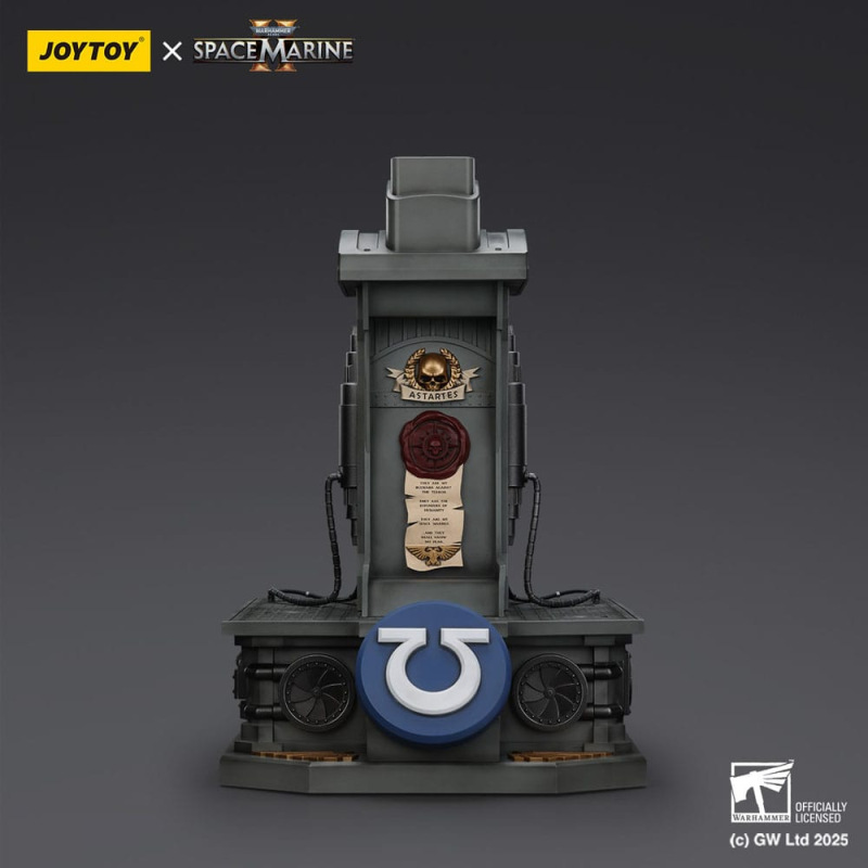 Warhammer 40,000: Space Marine 2 Replica Ultramarines Lieutenant Titus helmet with Display Stand 44 4