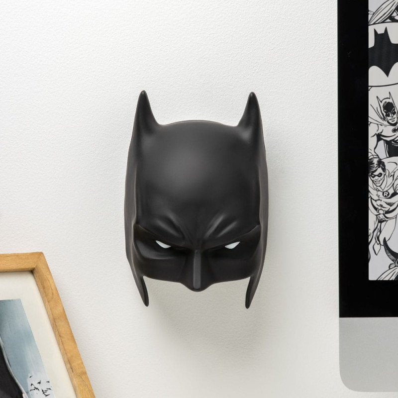 DC Comics 3D LED Light Batman Mask 2