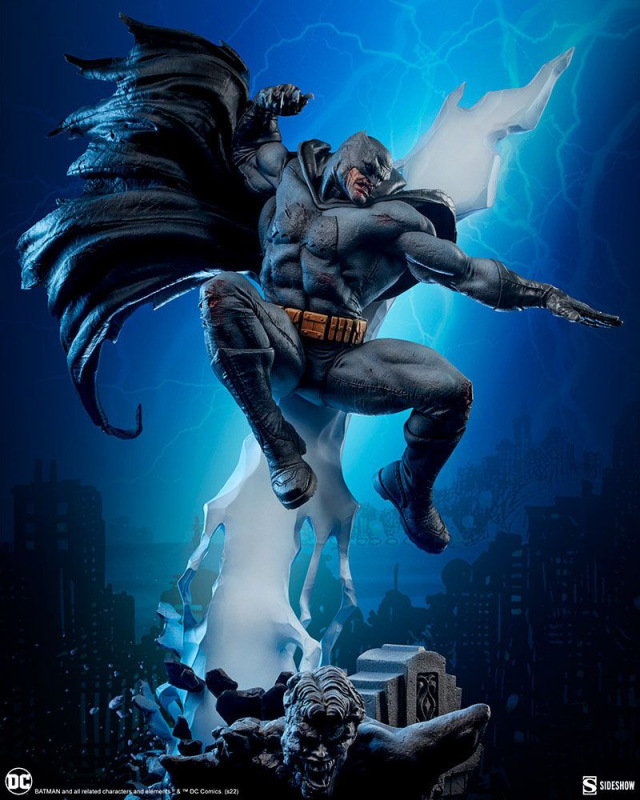 DC Comics Premium Format Statue Batman: The Dark Knight Returns 80 cm 2