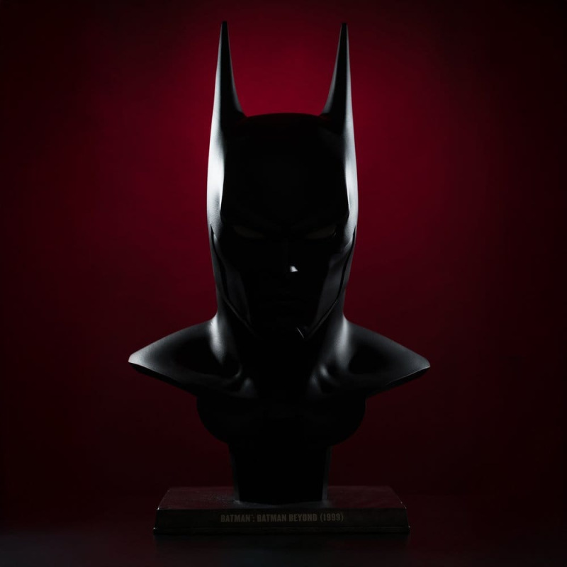 Batman DC Direct Replica 1/1 Batman Beyond Mask 58 cm 1