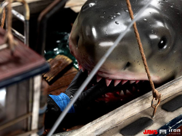 Jaws Demi Art Scale Statue 1/20 Jaws Attack 104 cm 5