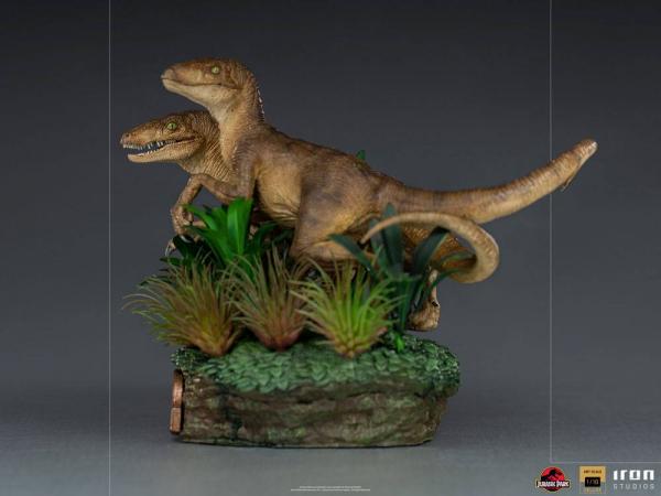Jurassic Park: Just The Two Raptors 1/10 Deluxe Art Scale Statue - Iron Studios