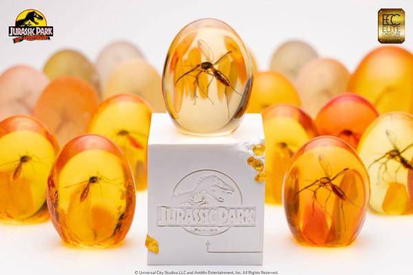 Jurassic Park: Elephant Mosquito in Amber 10 cm Statue - Elite Creature Collectible