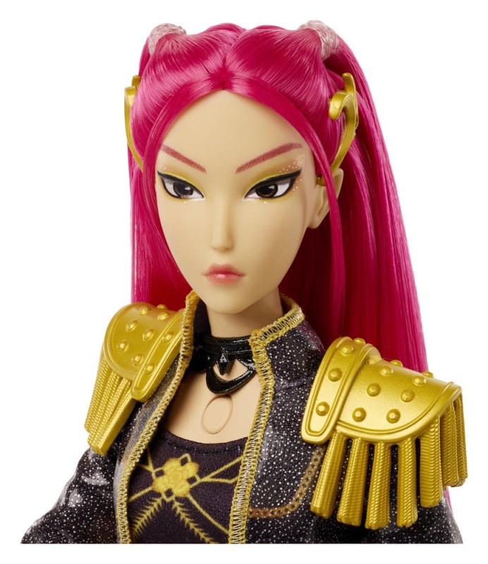 KPop Demon Hunters Singing Doll Huntrix Mira (Golden) 3