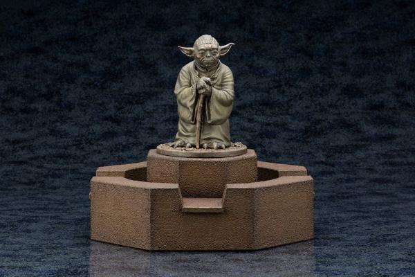 Star Wars: Yoda Fountain Limited Edition 22 cm Cold Cast Statue - Kotobukiya
