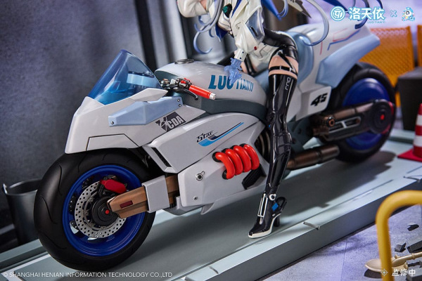 Vsinger PVC Statue 1/7 Vsinger Luo Tianyi Retro-Future Storm Driver Ver. 23 cm 4