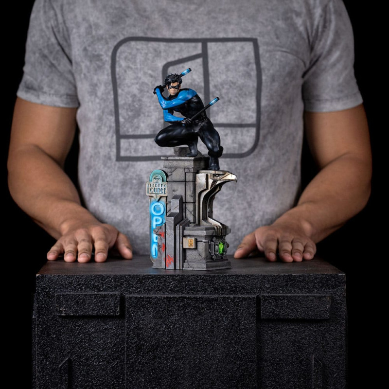 DC Comics Art Scale Statue 1/10 Nightwing 27 cm 11