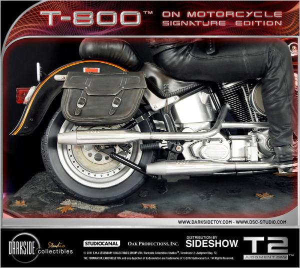 Terminator 2 Judgment Day: T-800 on Motorcycle 1/4 Statue - Darkside Collectibles Studio