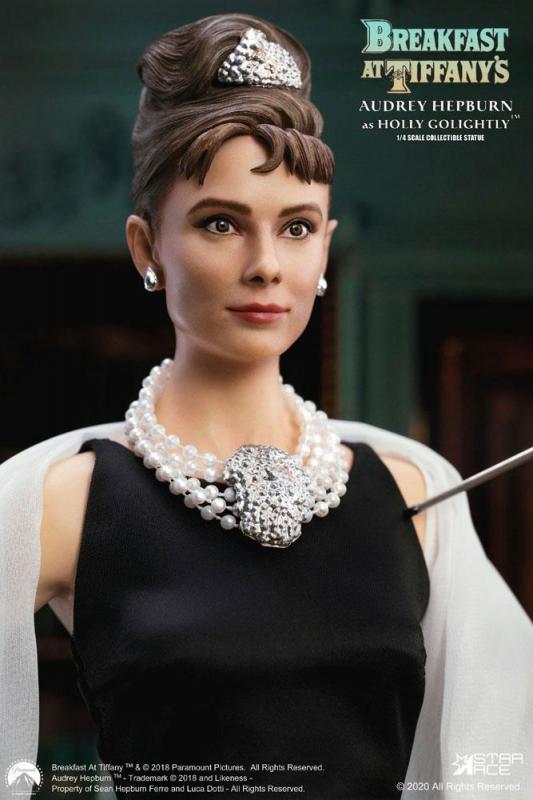 Breakfast at Tiffany's: Holly Golightly 1/4 Statue - Star Ace Toys