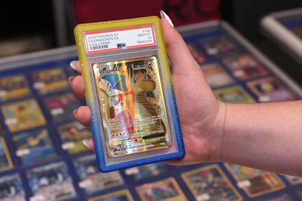 Evoretro Bumper for PSA Graded Card Slab Gradient Yellow-Blue Glitter 2
