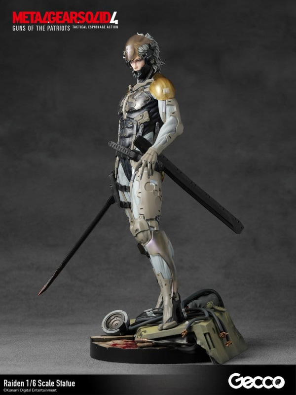 Metal Gear Solid 4 Guns of the Patriots Statue 1/6 Raiden 32 cm 11