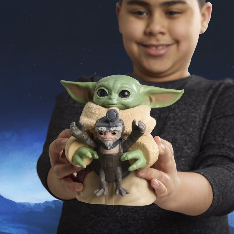 Star Wars: The Mandalorian & Grogu Electronic Action Figure Huggin' Grogu & Anzellan 17 cm 12