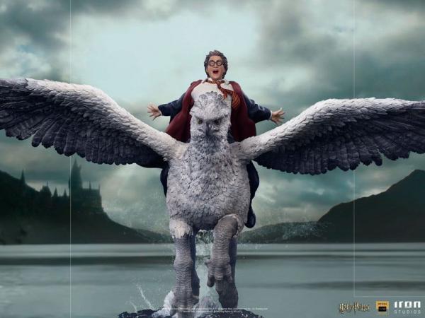 Harry Potter: Harry Potter and Buckbeak 1/10 Art Scale Statue - Iron Studios