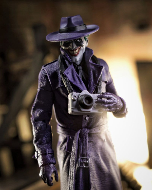 DC Multiverse McFarlane Vault Collection Action Figure The Joker (The Comedian) (Batman: Three Joker 11