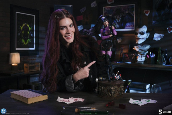 DC Comics Premium Format Figure Punchline 55 cm 1