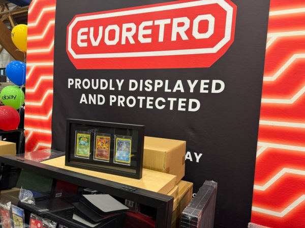 Evoretro Display Frame Card Display Case for 3 Magnetic Case Cards 7