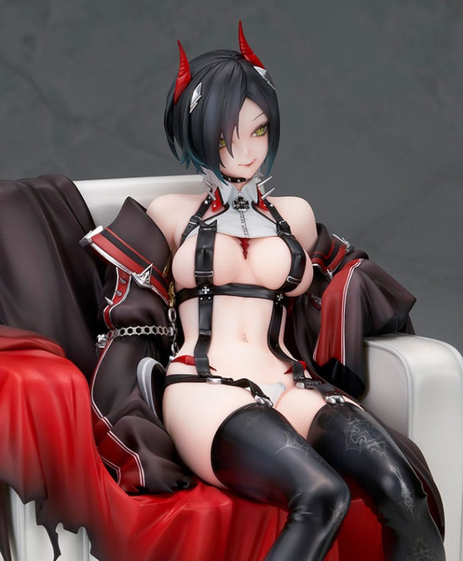 Azur Lane PVC Statue Ulrich von Hutten AmiAmi Exclusive 20 cm 12