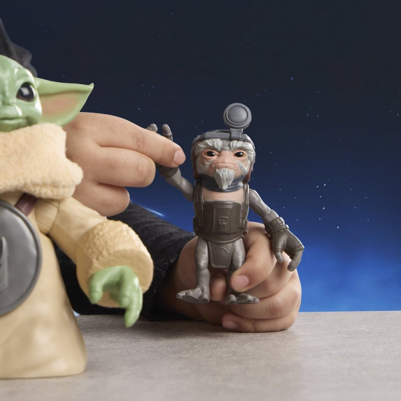 Star Wars: The Mandalorian & Grogu Electronic Action Figure Huggin' Grogu & Anzellan 17 cm 10