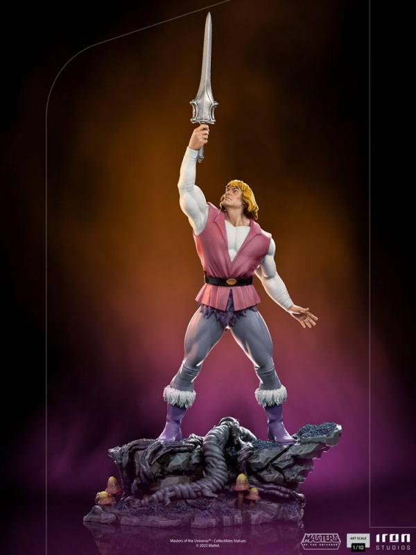 Masters of the Universe: Prince Adam 1/10 Art Scale Statue - Iron Studios