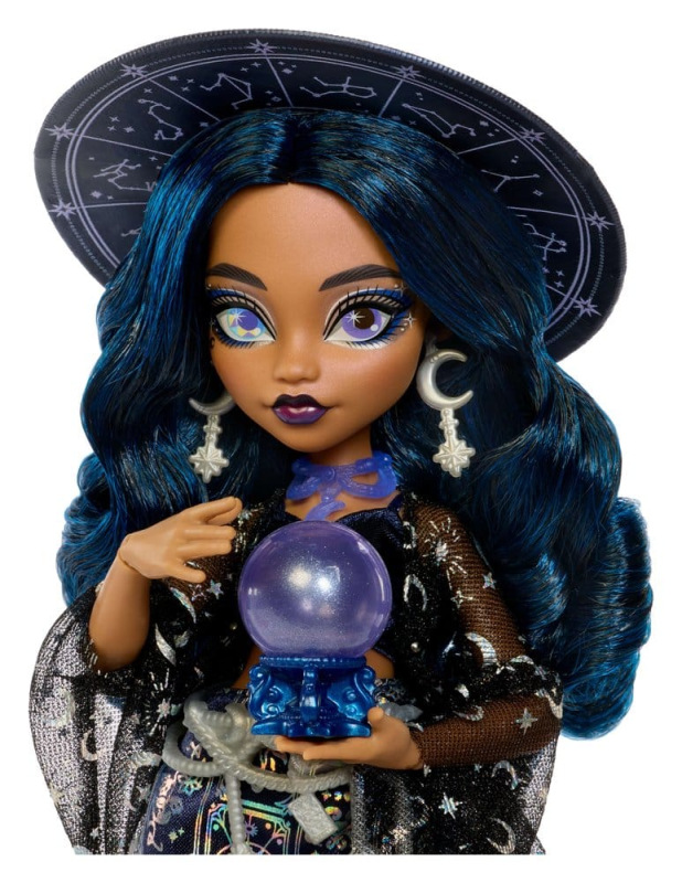 Monster High Moonspell Magic Doll Claire de Luna 2