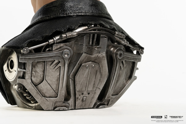 Terminator 2 : T-800 Model 101 Battle Damaged 1/1 Scale Art Mask 8