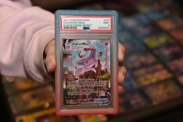 Evoretro Bumper for PSA Graded Card Slab Gradient Blue-Pink Glitter 1