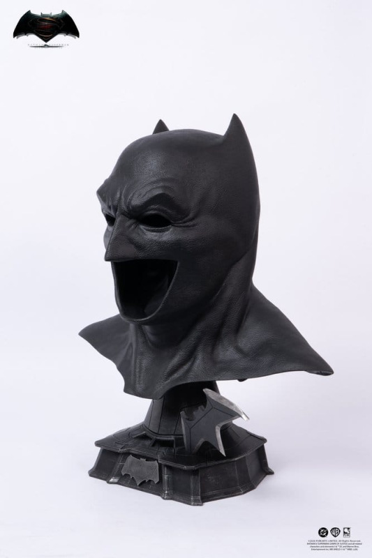 Justice League: Batman v Superman: Dawn of Justice Replica 1/1 Batman Cowl 51 cm 1