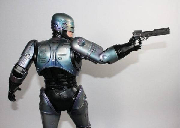 RoboCop: RoboCop 1/4 Statue - Hollywood Collectibles Group