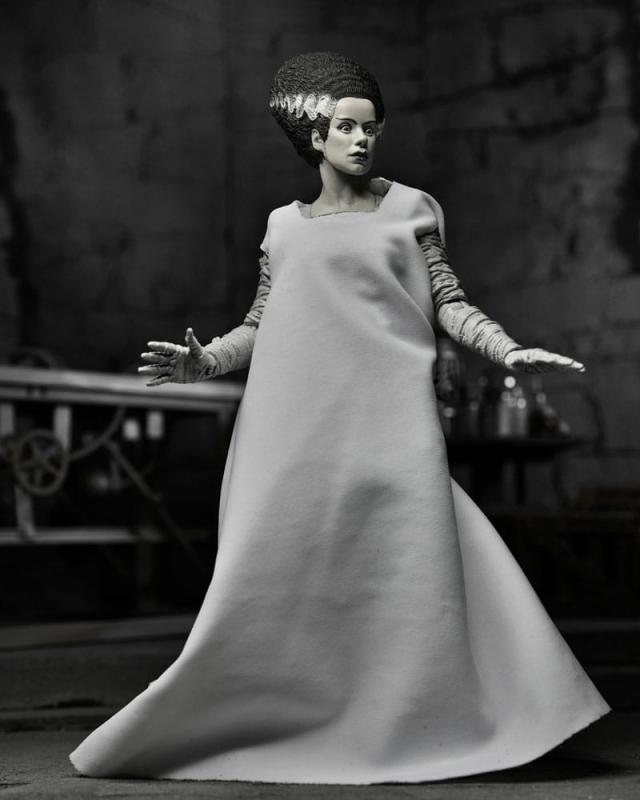 Universal Monsters Action Figure Ultimate Bride of Frankenstein (Black & White) 18 cm