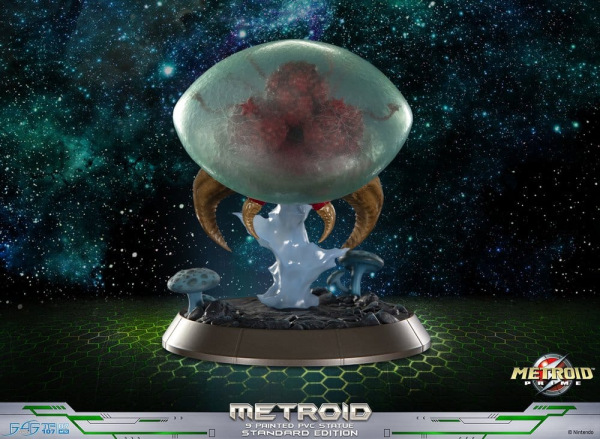 Metroid Prime PVC Figure Metroid (Standard) (Glow in the Dark) 21 cm 2