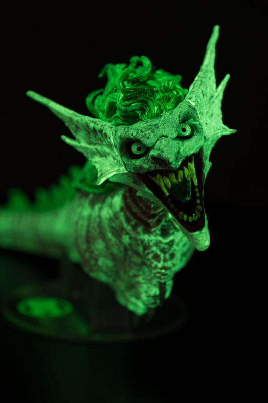 Dark Nights: Metal DC Multiverse Action Figure The Joker Dragon Glow in the Dark Edition (Gold Label 7