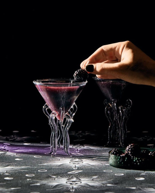 Wednesday: The Official Cookbook - Exceedingly Strange Recipes from Nevermore Academy *German Versio 9