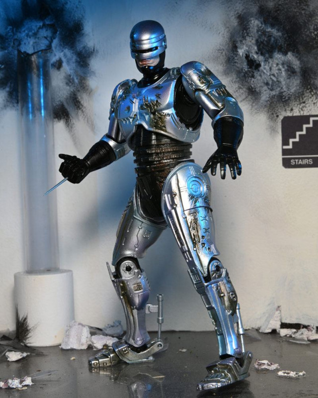 RoboCop Action Figure Ultimate Battle Damaged RoboCop with Chair 18 cm 4