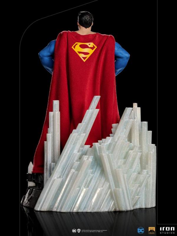 DC Comics: Superman Unleashed Deluxe 1/10 Art Scale Statue - Iron Studios