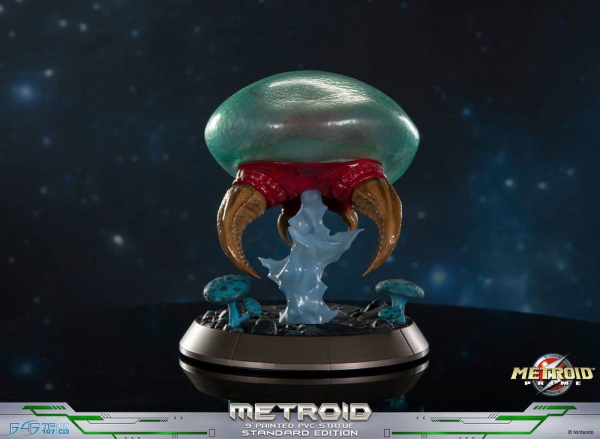 Metroid Prime PVC Figure Metroid (Standard) (Glow in the Dark) 21 cm 5