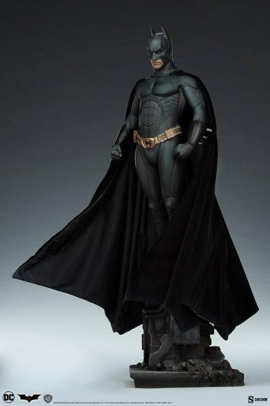 Batman Begins: Batman 65 cm Premium Format Statue - Sideshow Collectibles