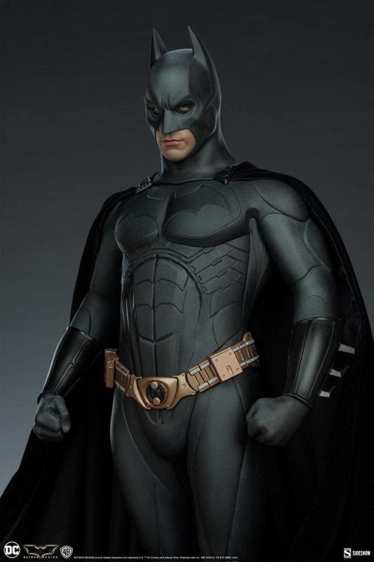 Batman Begins: Batman 65 cm Premium Format Statue - Sideshow Collectibles