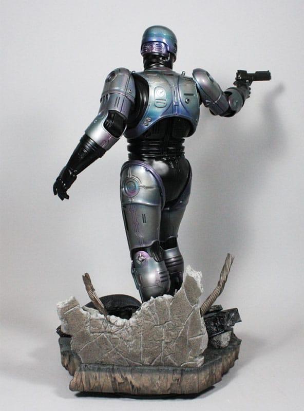 RoboCop: RoboCop 1/4 Statue - Hollywood Collectibles Group