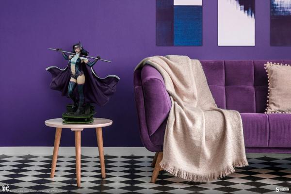 DC Comics: Huntress 51 cm Premium Format Figure - Sideshow Collectibles