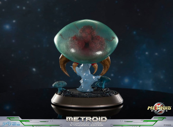 Metroid Prime PVC Figure Metroid (Standard) (Glow in the Dark) 21 cm 8