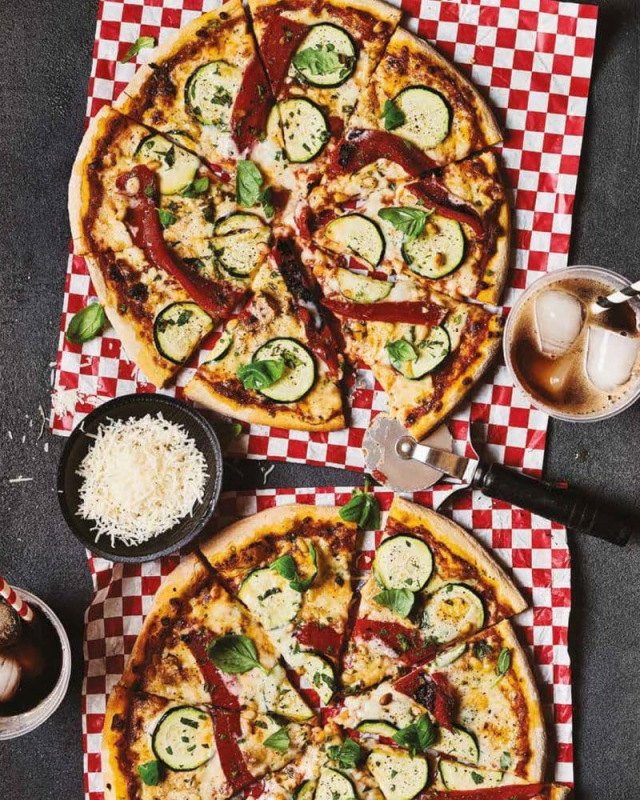 Five Nights at Freddy's: The Official Cookbook - Over 40 Exciting Recipes! *German Version* 4