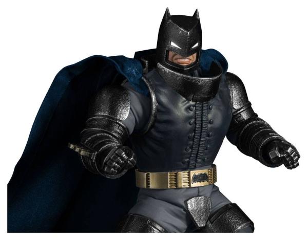 Batman The Dark Knight Returns: Armored Batman 1/9 Action Figure - BKT