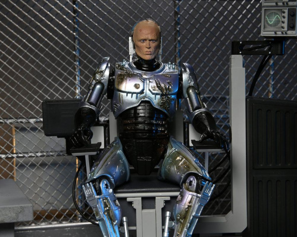 RoboCop Action Figure Ultimate Battle Damaged RoboCop with Chair 18 cm 8