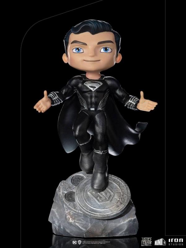 Justice League: Superman Black Suit 18 cm Mini Co. Deluxe PVC Figure - Iron Studios