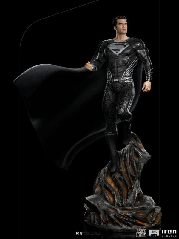 Zack Snyder's Justice League: Superman Black Suit 1/4 Art Scale Statue - Iron Studios