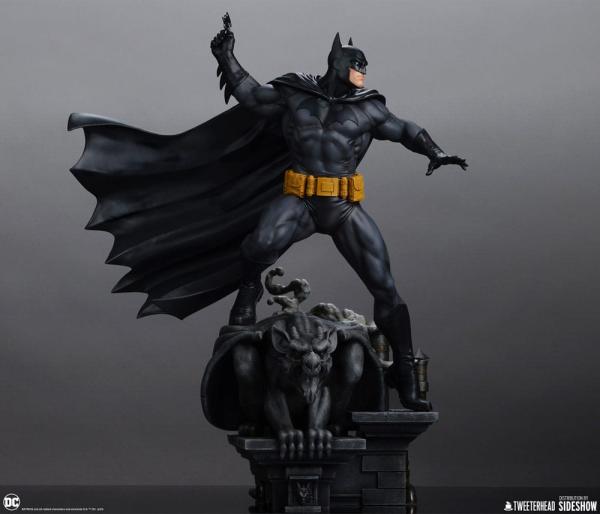 DC Comics Maquette 1/6 Batman (Black and Gray Edition) 50 cm 12