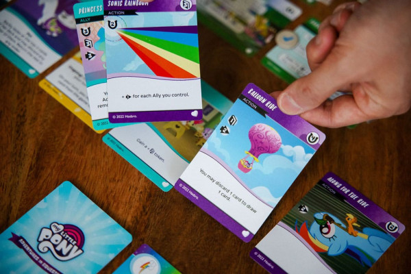 My Little Pony card game Deck-Building Adventures in Equestria *Englische Version* 12